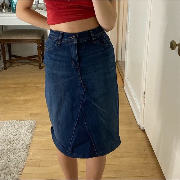 3/$19✨ Levi Midi Denim Skirt - Picture 3 of 12